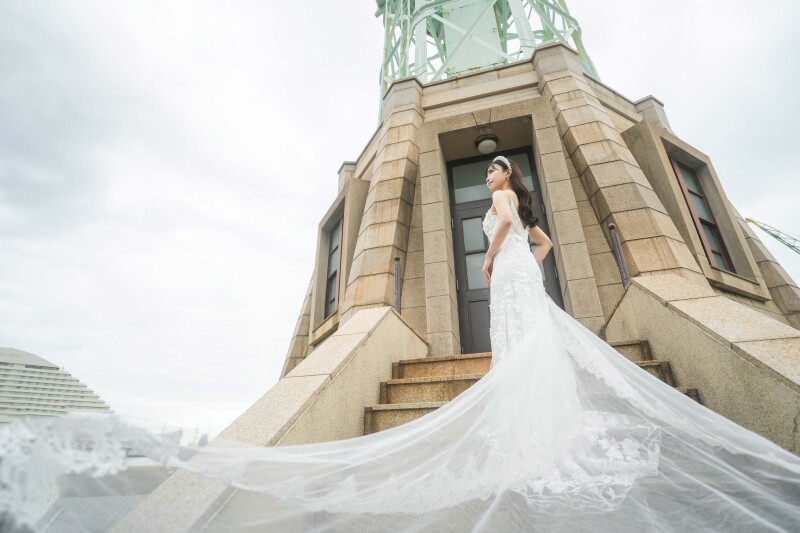 新婦様の美しく洗練されたソロカット**