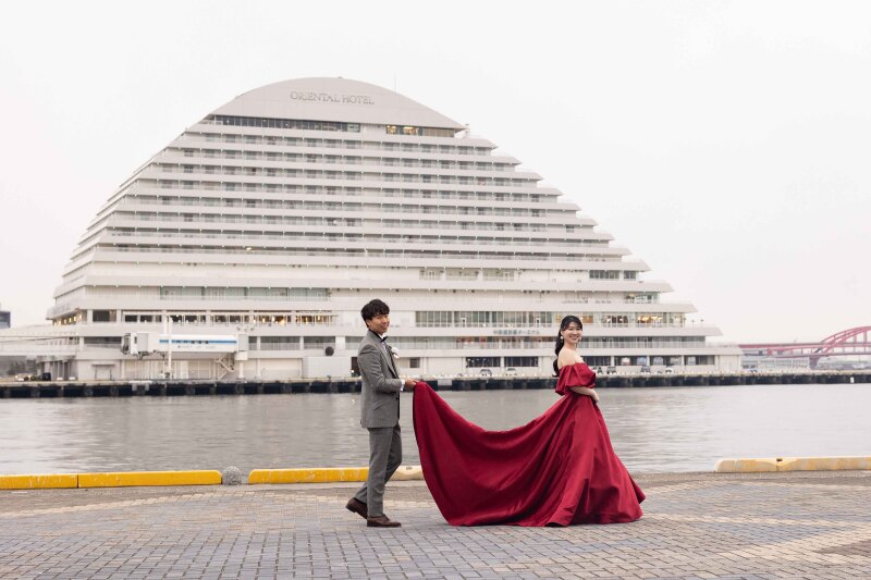 赤いドレスに視線集中♡ロマンチックショット