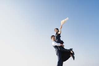 青い空に包まれて特別なフォトウェディングを♪