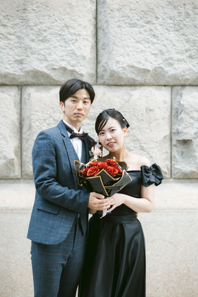 ブラックのカラードレスに赤い薔薇♡