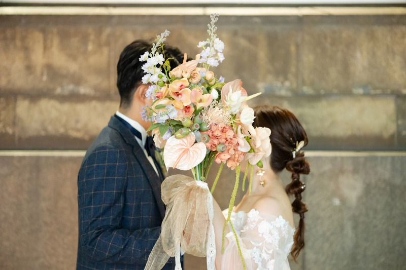 お顔を隠したブーケショット✲