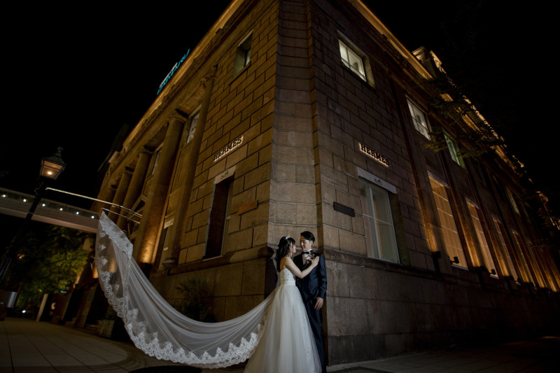 ベールを使用してロマンティックに