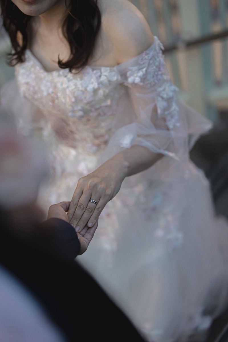 おふたりの手元カット