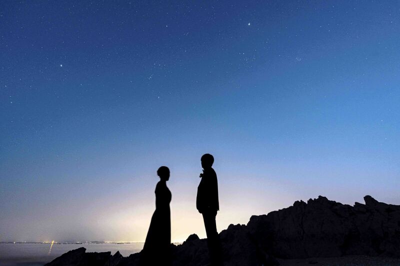 満天の星の下、ロマンチックなフォトウェディングを