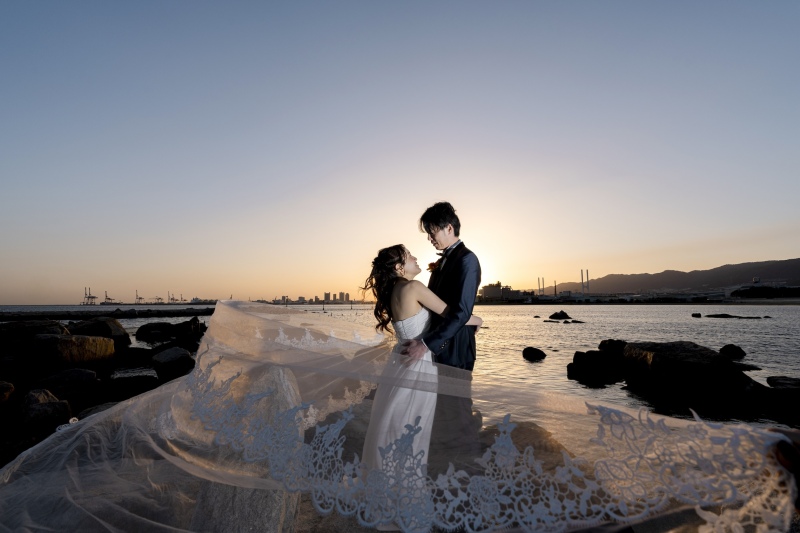 【潮芦屋ビーチ★穏やかな海辺+洗練の街並み】データ100カット・衣装1着・1ロケ・ヘアメイク・衣装のまま海にも入れる