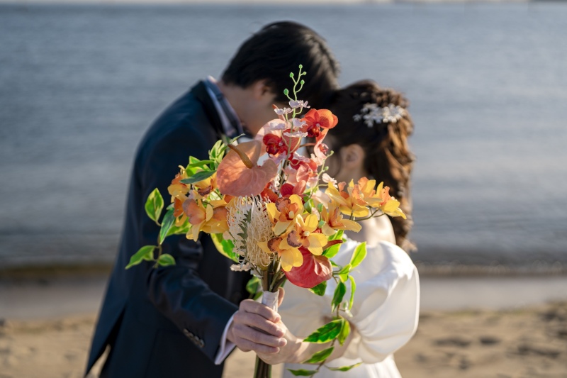 【潮芦屋ビーチ★穏やかな海辺+洗練の街並み】データ100カット・衣装1着・1ロケ・ヘアメイク・衣装のまま海にも入れる