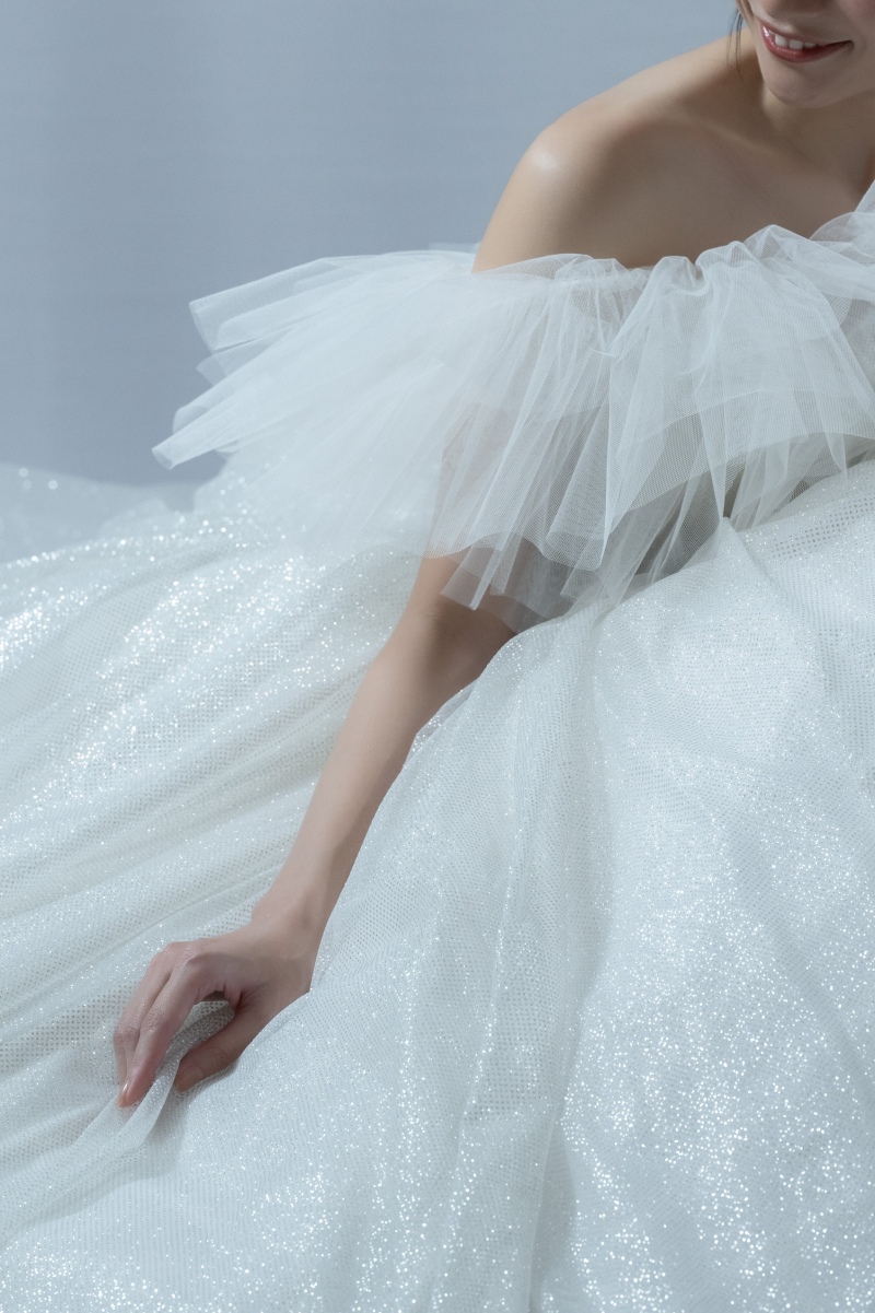 【ブランド衣装が選び放題☆】データ100カット・衣装1着・ヘアメイク・1ロケーション・アップグレードドレス付きフォトプラン