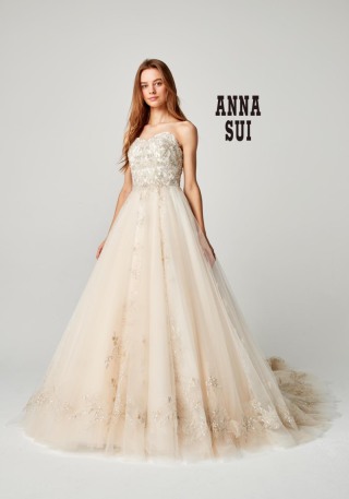 ウェディングドレス