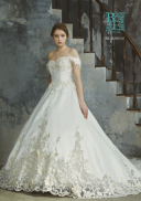 ウェディングドレス