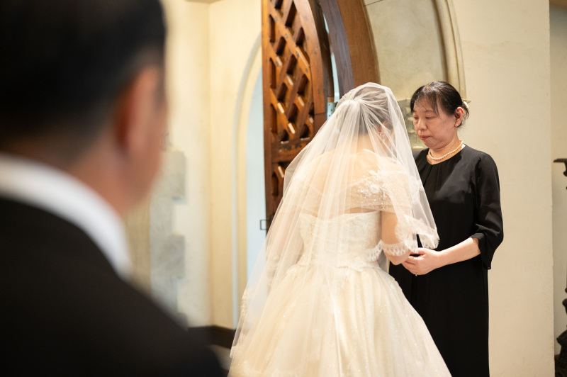 母親にベールダウンをお願いしました