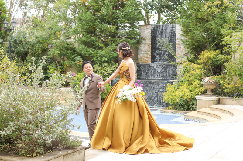 カラードレスはガーデンで撮影しました*