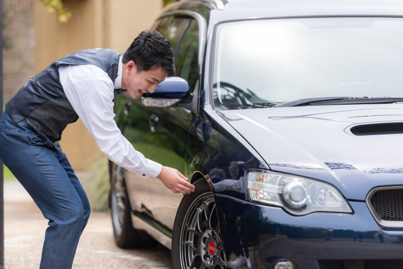 主役は2人じゃなくて車!?