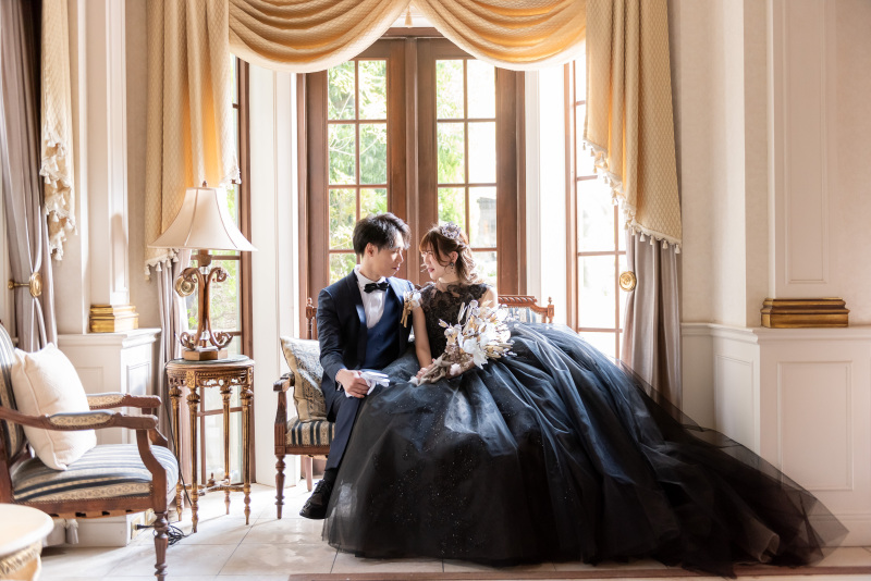 存在感のあるブラックドレス×アンティークブーケ