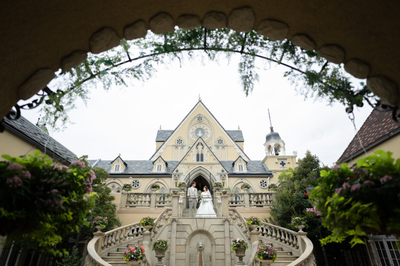 土日祝【洋装1着】ステンドグラス輝く大聖堂フォトPLAN♪