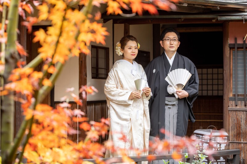 紅葉と日本家屋