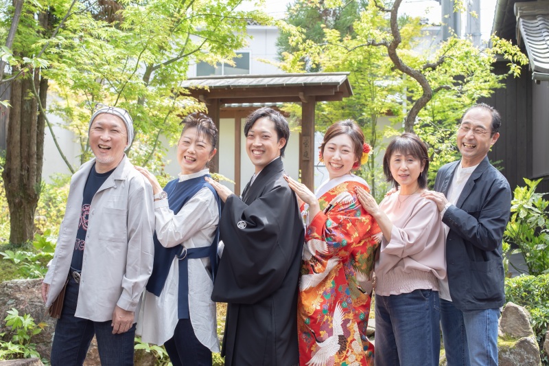 出演者は家族・友人など様々