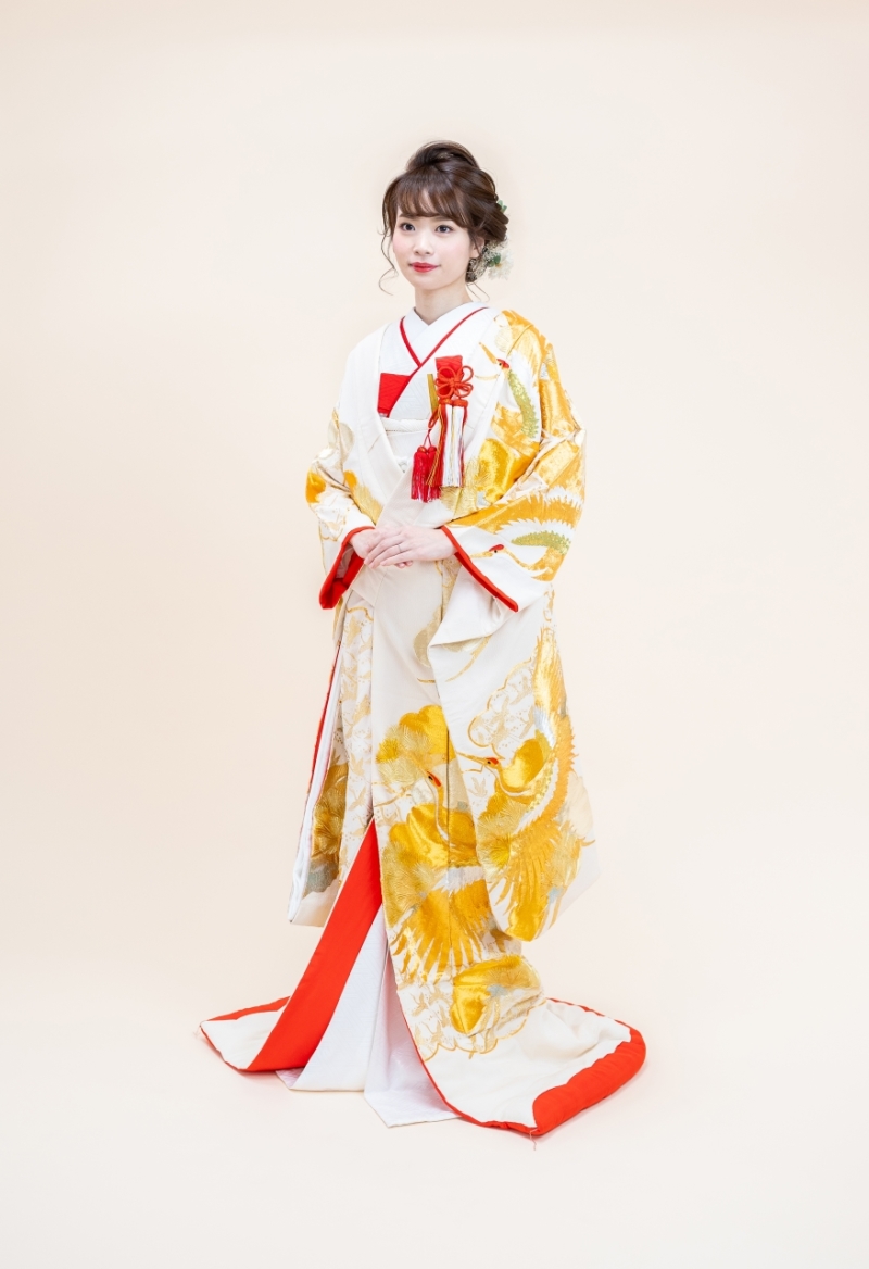白打掛 金刺繍 衣装 ドレス Lore Design Photo Studio 石川県でフォトウェディング探すならphotorait