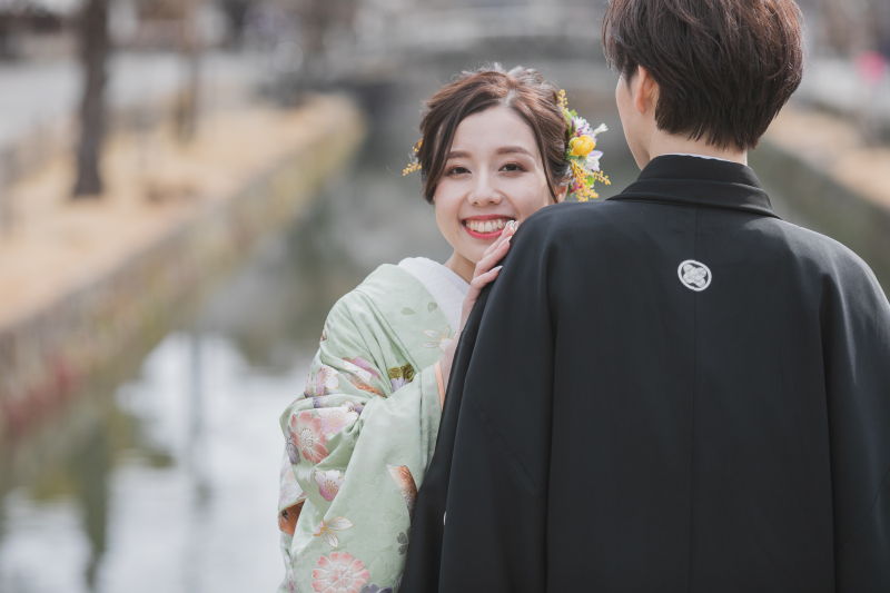 新郎様の影から