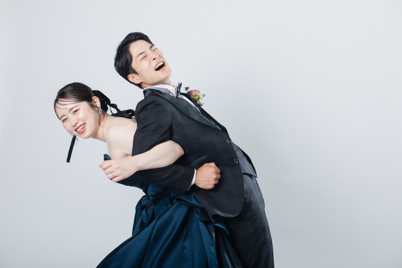 フォトスタジオRADIANCE 岡山本店_カラードレスが豊富