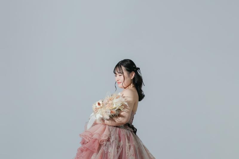 【格安プラン｜ドレス1着｜10カット】スタジオ平日撮影限定！