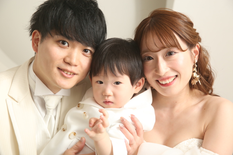 1dayフォトプランでお子様と一緒にご撮影のおふたり
