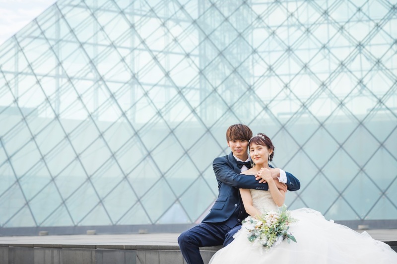 イサム・ノグチ設計のガラスピラミッドも見どころ