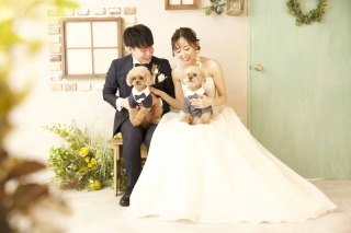 ワンちゃんとご撮影のお二人をご紹介