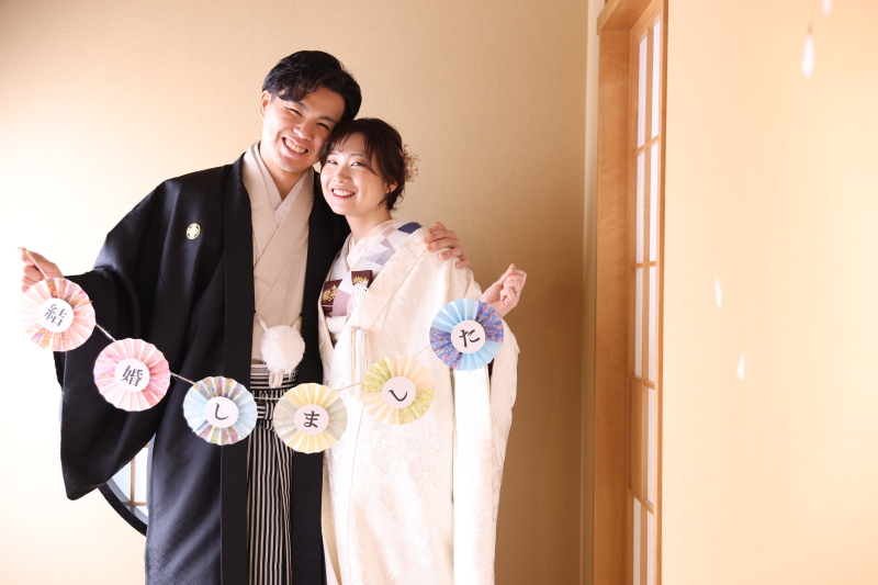 小物と共にご撮影いただいたお2人!