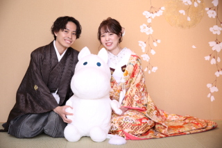 可愛いぬいぐるみと一緒に撮影していただいたおふたりをご紹介！！