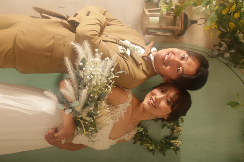 背中合わせ