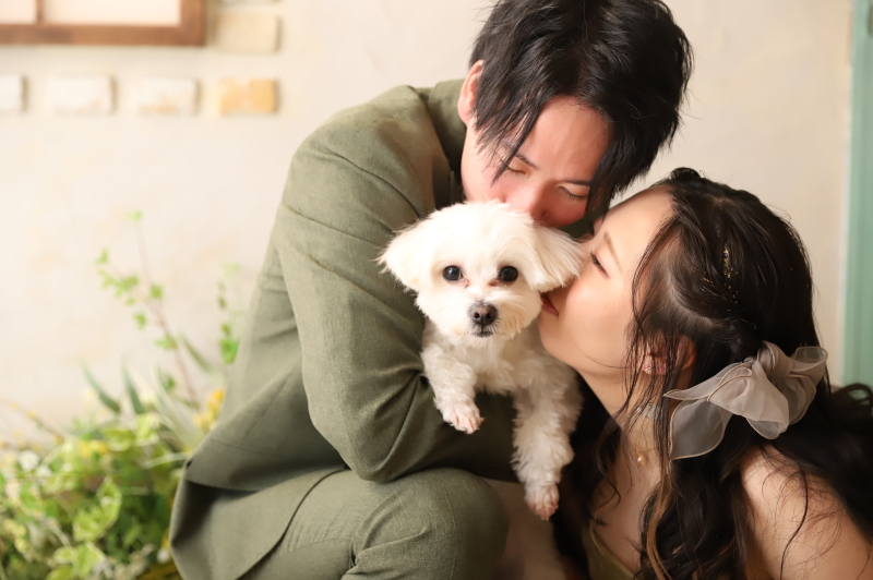1dayフォトプランで愛犬と撮影されたおふたり