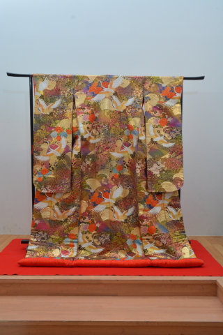 色打掛14　紫色波に鶴