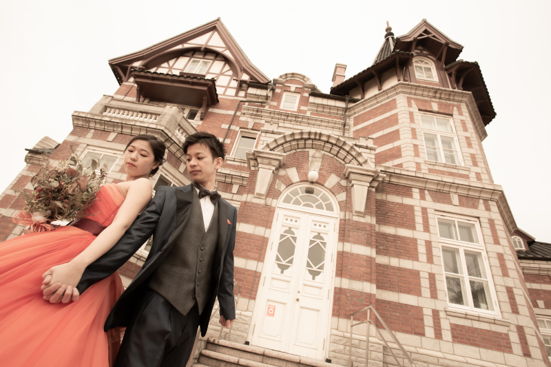 ドレスを着替えて様々なシチュエーションを