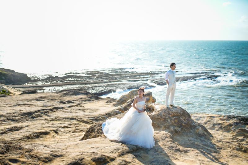 若松響灘の岸壁で自然に囲まれた撮影