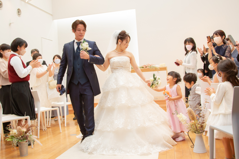 レストラン内のチャペルで挙式も可能