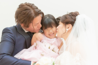 『家族と一緒にスタジオ撮影プラン』◆洋装1点◆撮影データ30カット付き