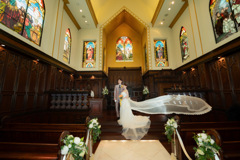 重厚なチャペルでセレモニー風フォトウエディング!