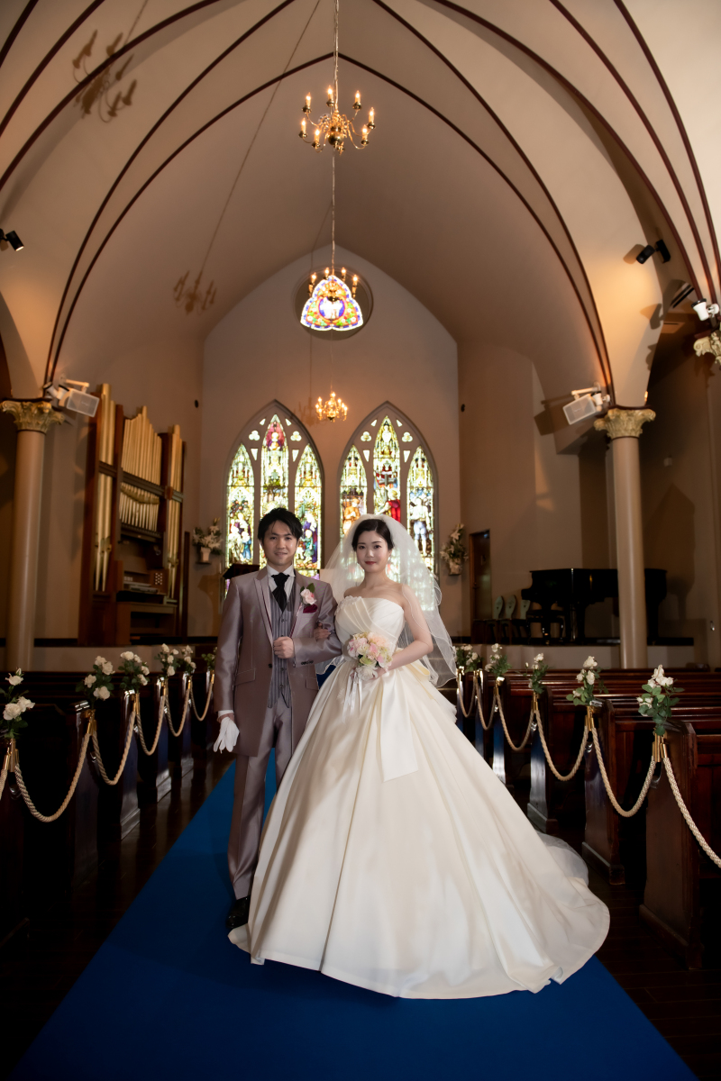 歴史あるステンドグラスのチャペルで後撮り！