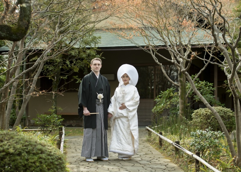 白無垢姿ではんなりと…