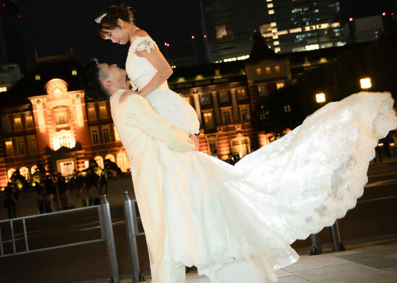 裾をなびかせて