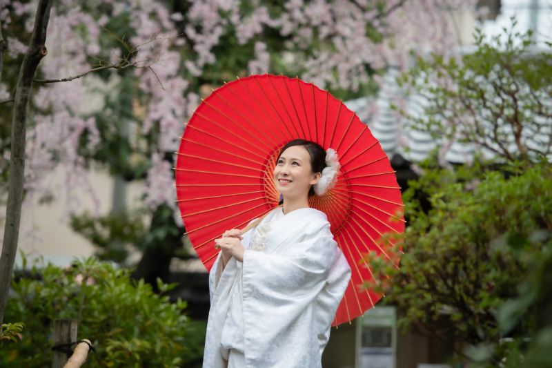 番傘を持って新婦さまのソロショット♪