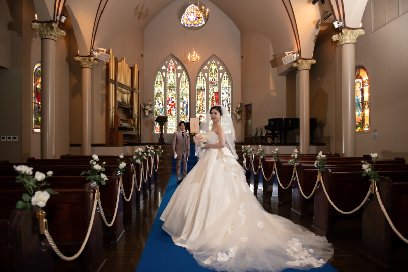 歴史あるステンドグラス！