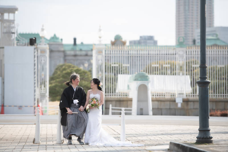 迎賓館の前で…