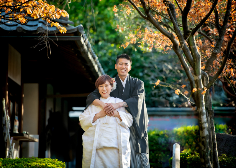 紅葉が残る晩秋の庭園フォト！
