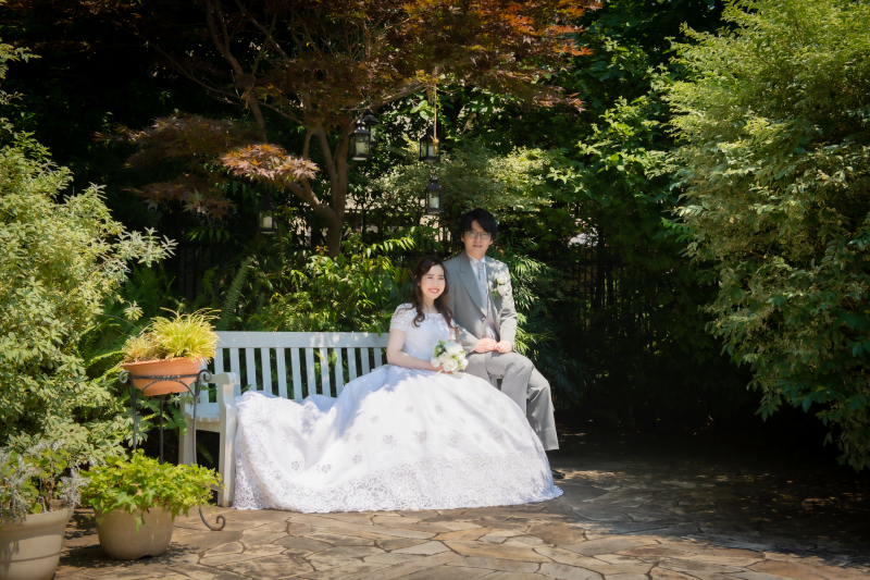 ガーデンのベンチにて♪