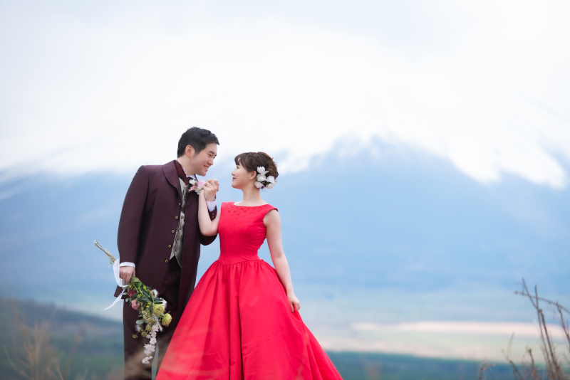 カラー衣装にお色直しも☆