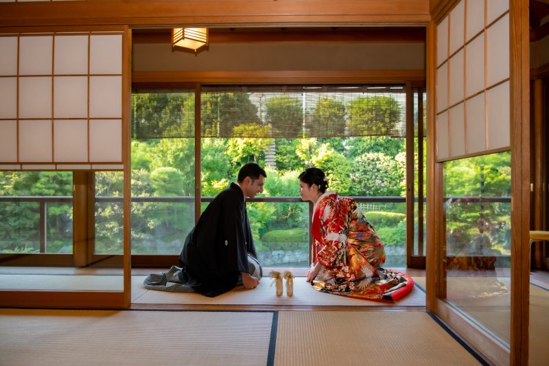 緑をバックに…