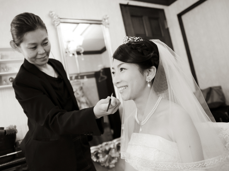 ヘアメイクシーンや挙式リハーサルも撮影
