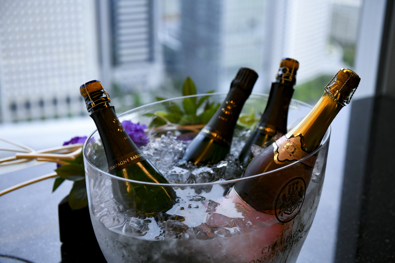 英国風洋館スタジオ【御苑フォトウェディング】_結婚式当日の撮影をお願いできる