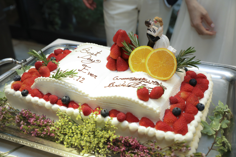 英国風洋館スタジオ【御苑フォトウェディング】_結婚式当日の撮影をお願いできる